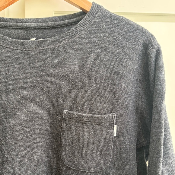 Vuori Jeffreys Pullover Men’s Medium Charcoal Gray Performance Sweatshirt - Picture 3 of 5